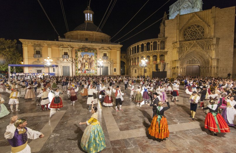 Subvencions per a les entitats organitzadores de festes de caràcter tradicional, singular o popular 2019 Subvencions per a les entitats organitzadores de festes de caràcter tradicional, singular o popular 2019