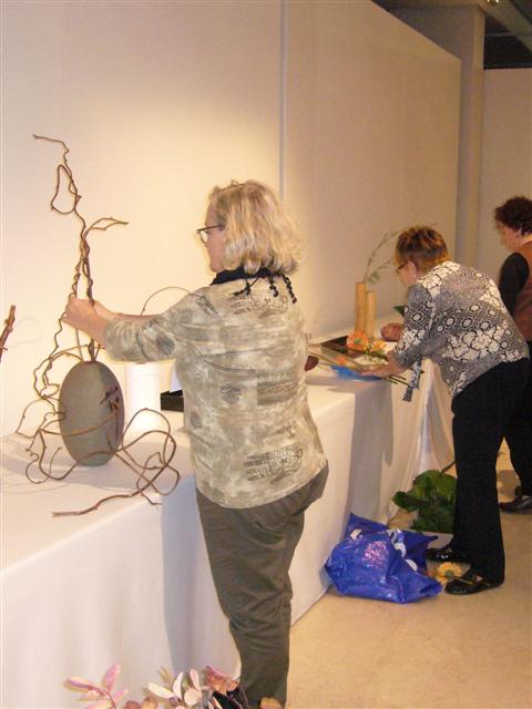 Alumnado participante en la exposición de la Escuela Valenciana de Arte Floral