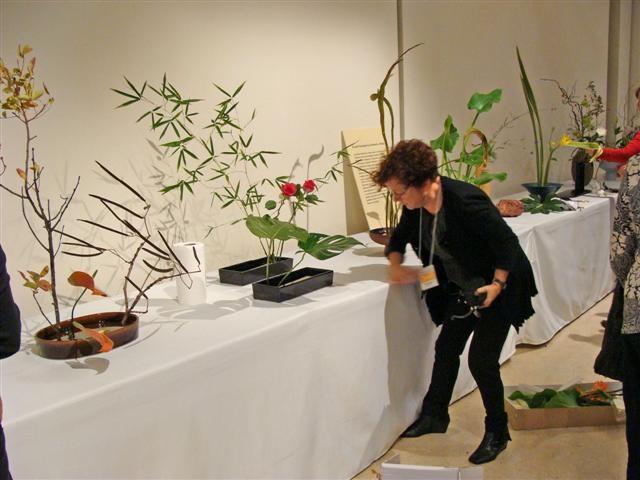 Alumnado participante en la exposición de la Escuela Valenciana de Arte Floral